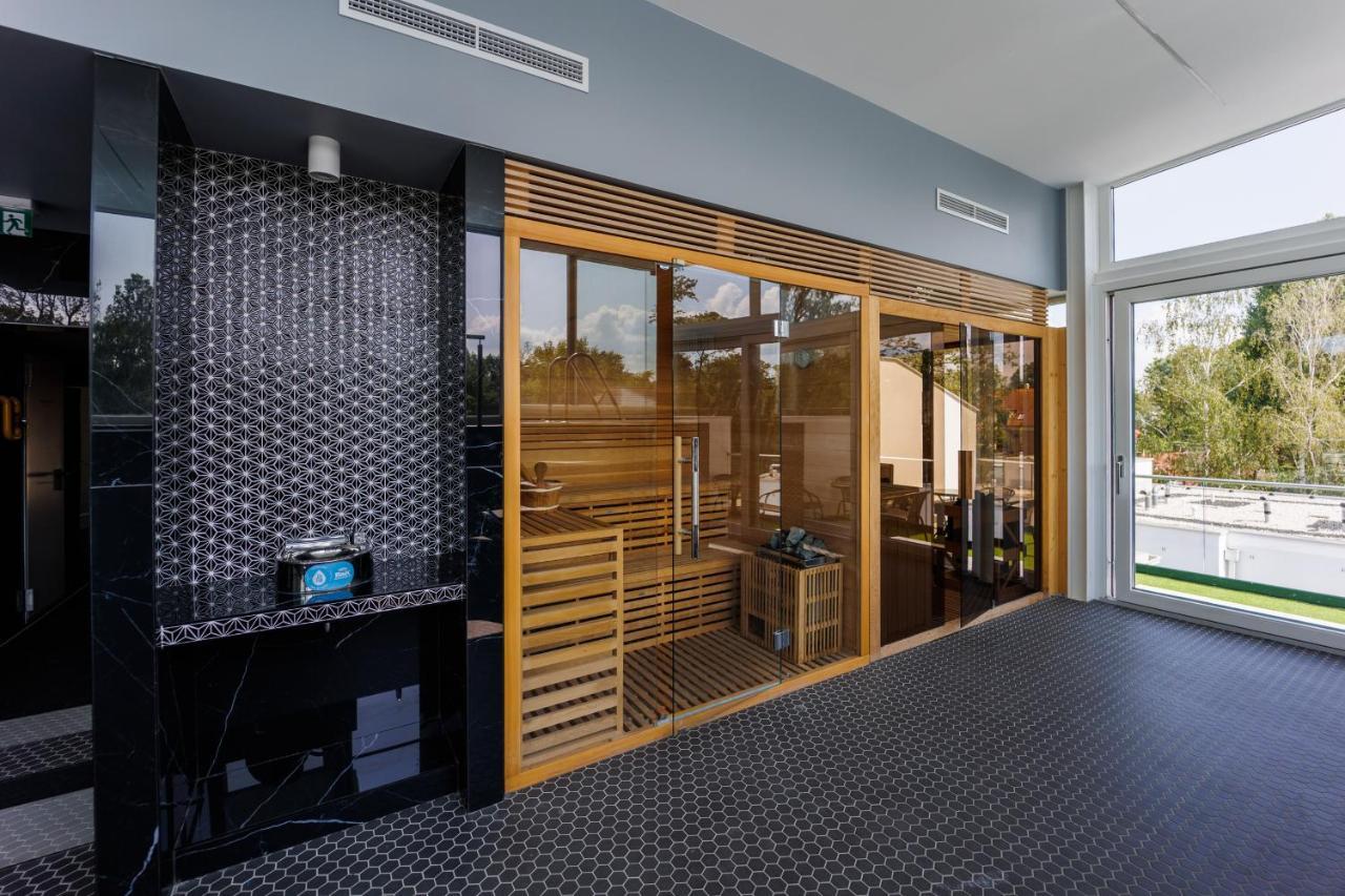Villa Bauhaus Wellness Apartman 希欧福克 外观 照片