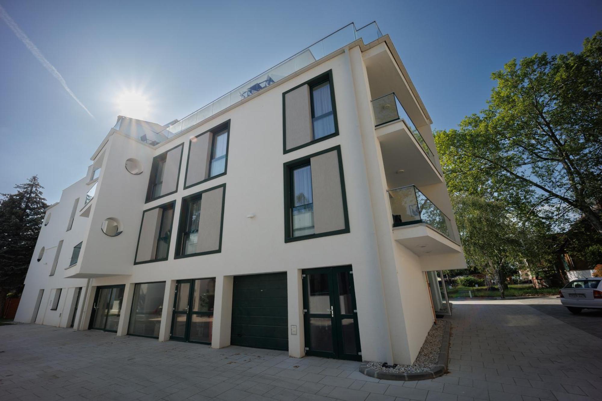 Villa Bauhaus Wellness Apartman 希欧福克 外观 照片